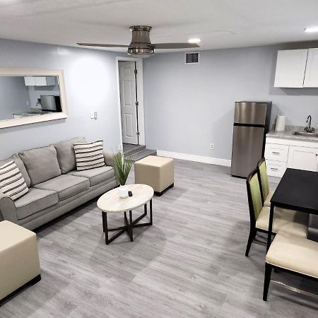 Cheerful Super Suite + 2 Queen + Sofa Bed Minutes From The Airport! Tampa Esterno foto