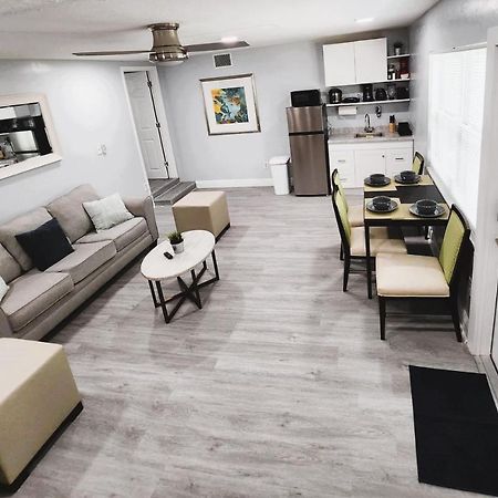 Cheerful Super Suite + 2 Queen + Sofa Bed Minutes From The Airport! Tampa Esterno foto