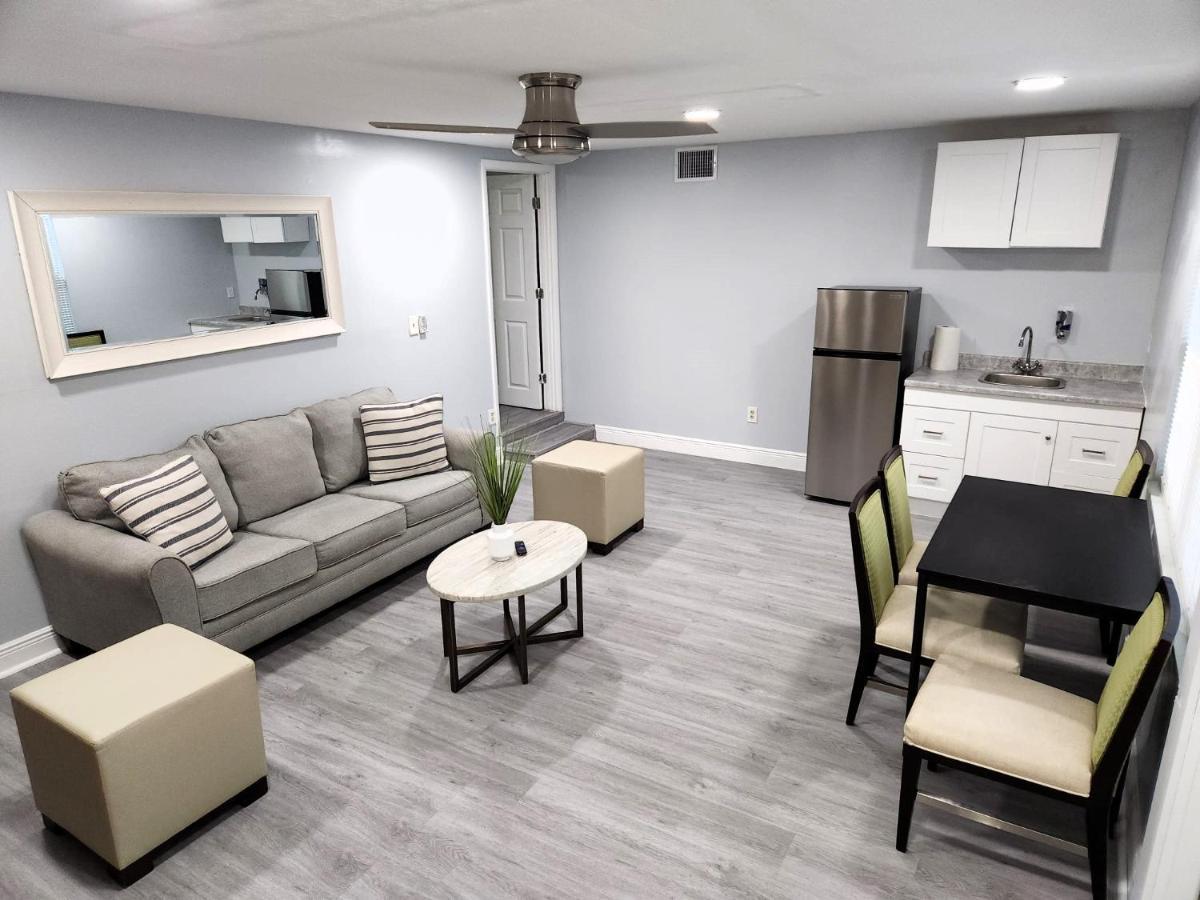 Cheerful Super Suite + 2 Queen + Sofa Bed Minutes From The Airport! Tampa Esterno foto