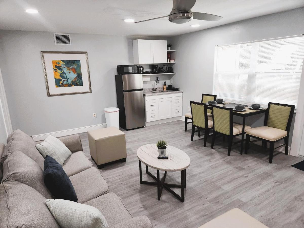 Cheerful Super Suite + 2 Queen + Sofa Bed Minutes From The Airport! Tampa Esterno foto