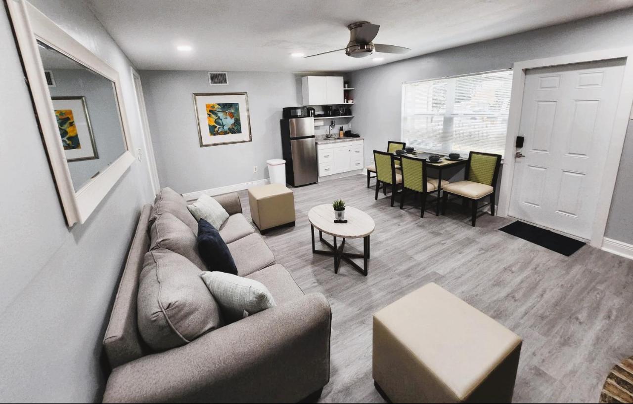 Cheerful Super Suite + 2 Queen + Sofa Bed Minutes From The Airport! Tampa Esterno foto